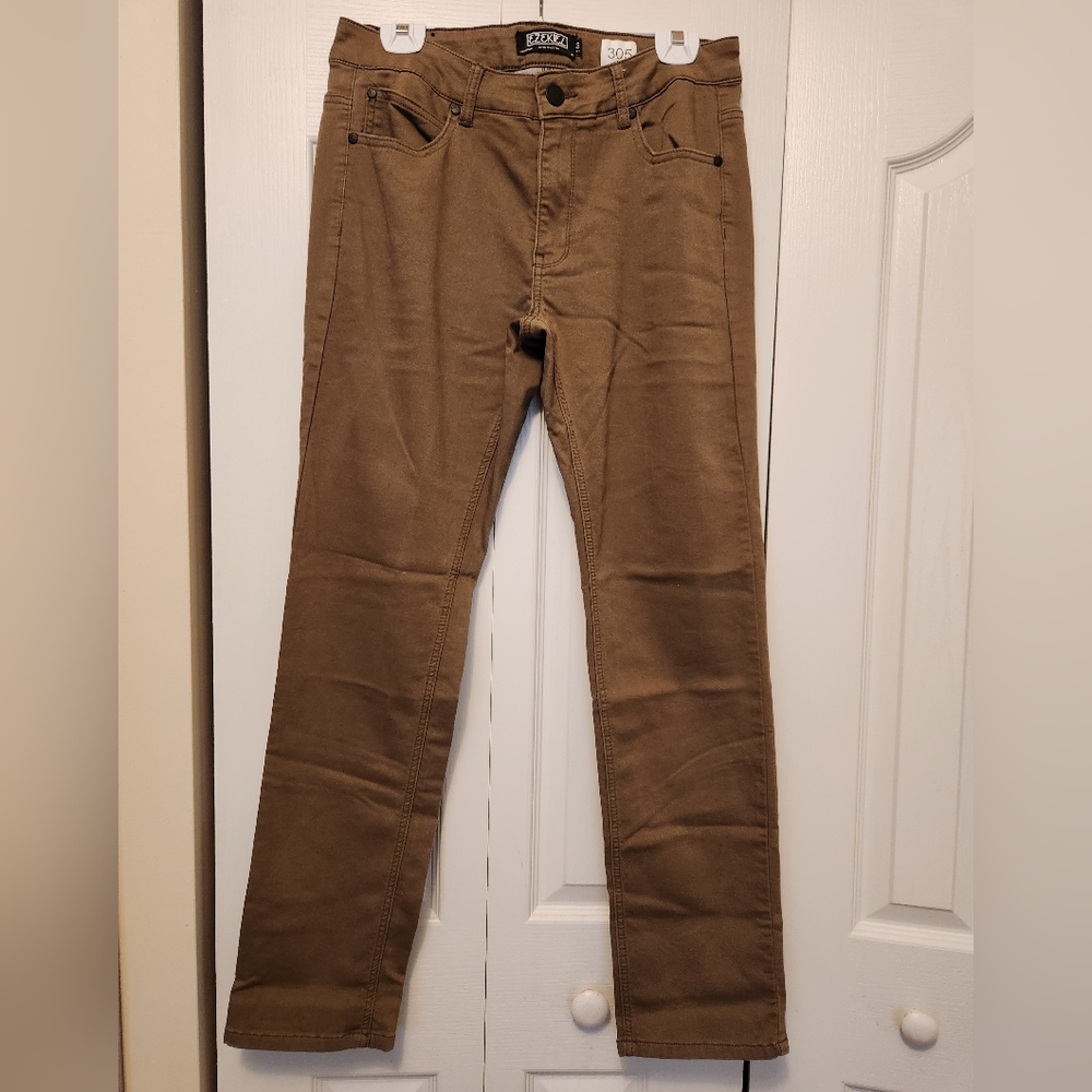 Ezekiel Now Denim Pants, 305 Chopper, in Coffee. Men's Size 32.